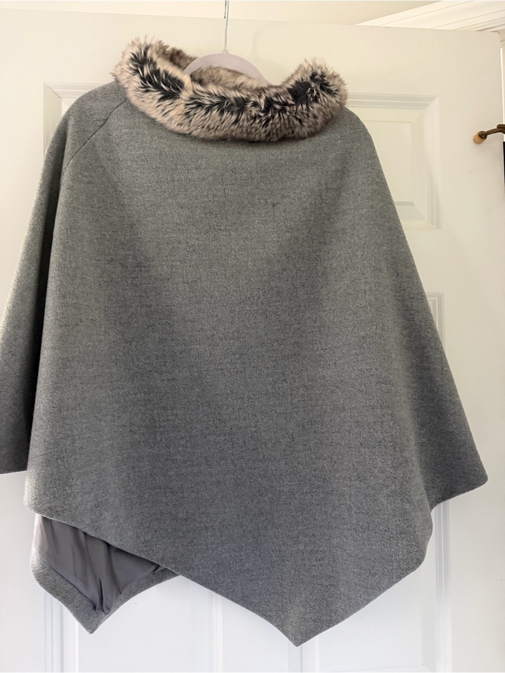 J. McLaughlin Gray Wool Cape with Faux Fur Trim One Size.